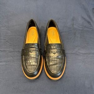 Clarks Women's Westlynn Ayla Round-Toe Penny Loafers size 9